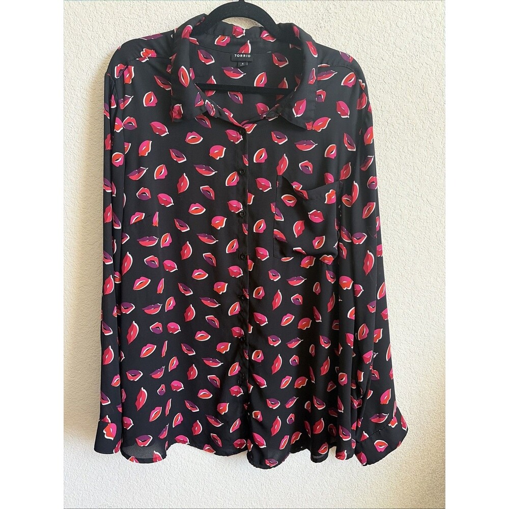 Torrid Lizzie Georgette Button Shirt Blouse Lip Pocket Semi Sheer Novelty 4 Sexy